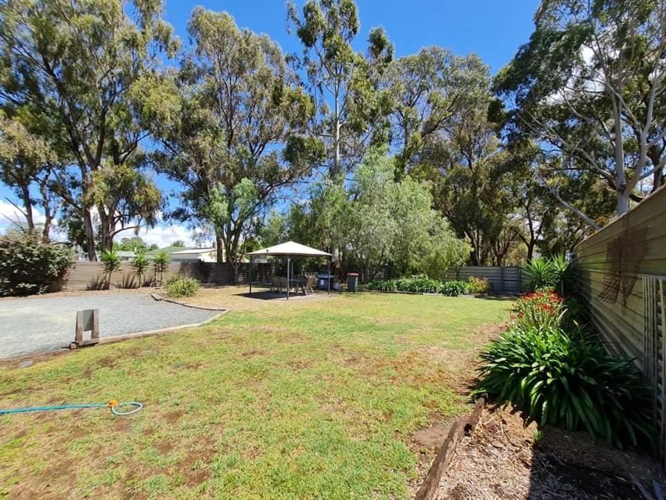 Kyabram Country Motel エクステリア 写真